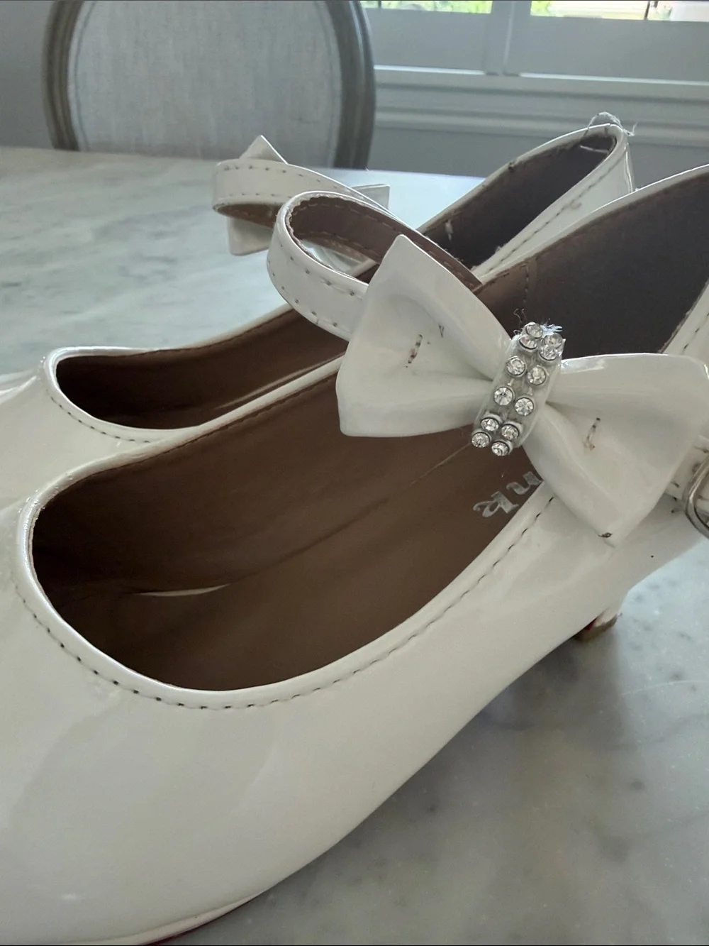 Link White Patent Girls Mary Jane Shoes with Bow Accent